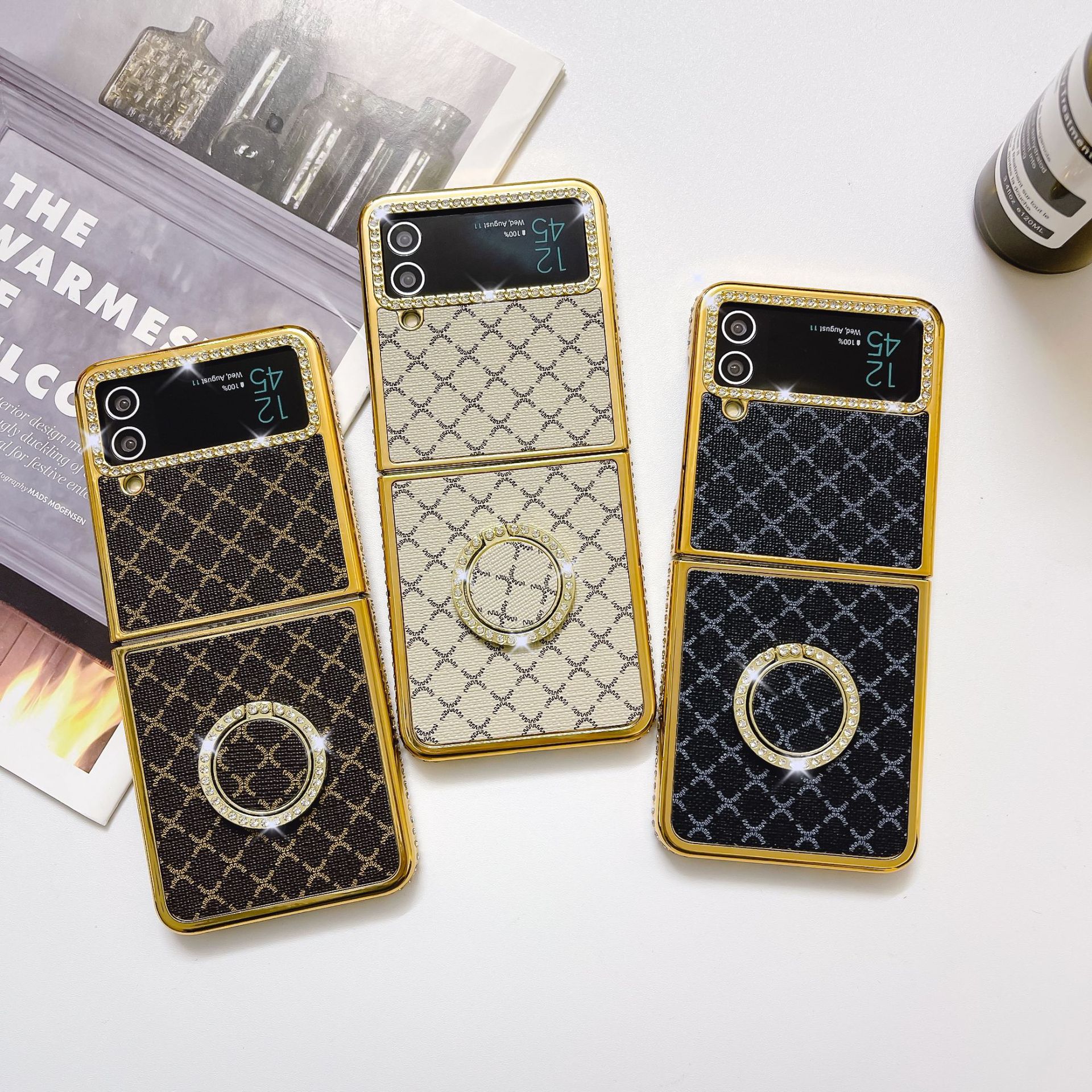 Suitable for Samsung ZFLIP5 electroplated diamond inlaid ZFLIP3/4 trendy classic square grid folding phone case_voghion.com
