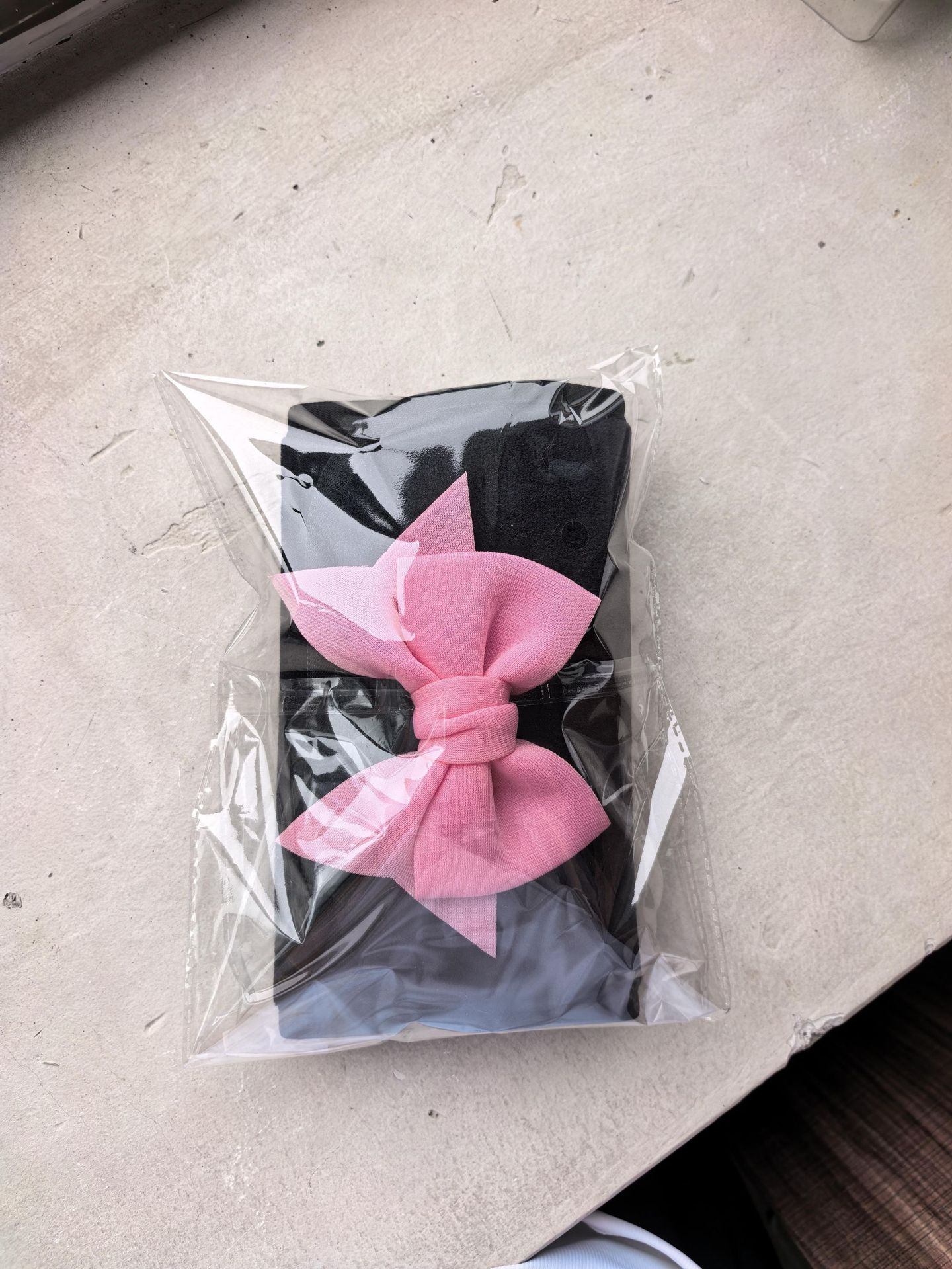 Car armrest cushion, short plush universal armrest pad with ice silk bow decoration
