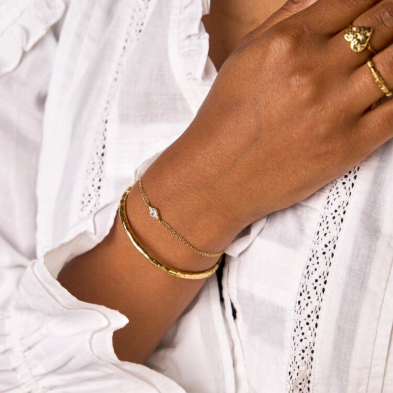 Guldarmbånd med multi-elementer og kvast, stilfuldt design_voghion.com