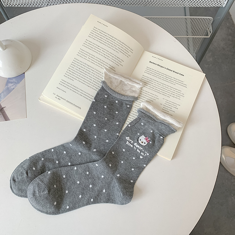 Pila de calcetines para niños, lunares, rizos, dibujos animados de moda, Hello Kitty, calcetines delgados de verano, calcetines de mujer Zhuji al por mayor