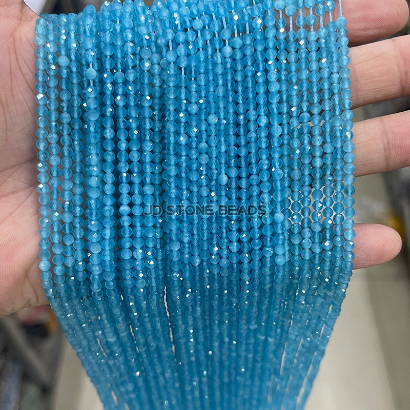 Cut the Lake Blue Cat Eye Stone