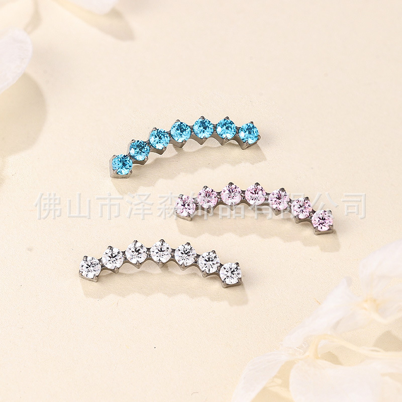 16G labret stud size and finish detail
