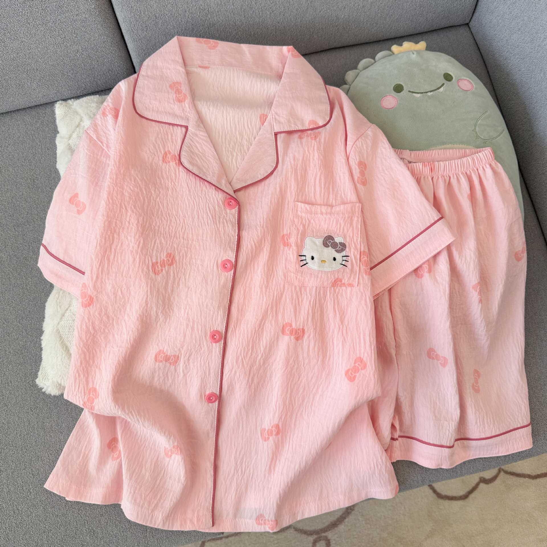 Cute punto de onda KT gato nubes pijamas de algodón mujer pantalones cortos de manga corta de verano coreano cuello de dibujos animados set de ropa para el hogar