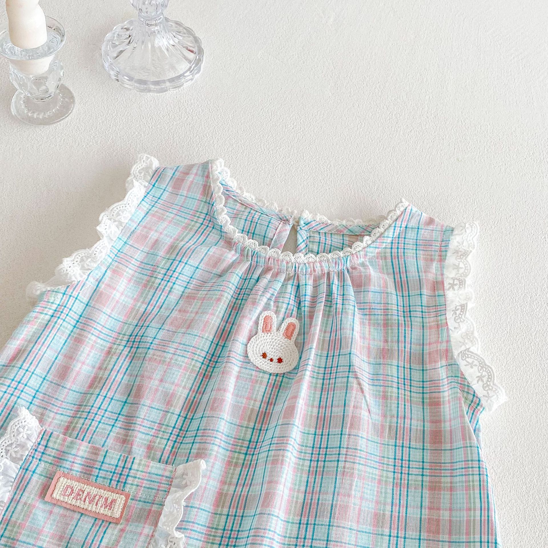 Vestido de niña verano súper lindo 2025 nuevo bebé dulce estilo occidental falda de princesa chaleco a cuadros estilo princesa