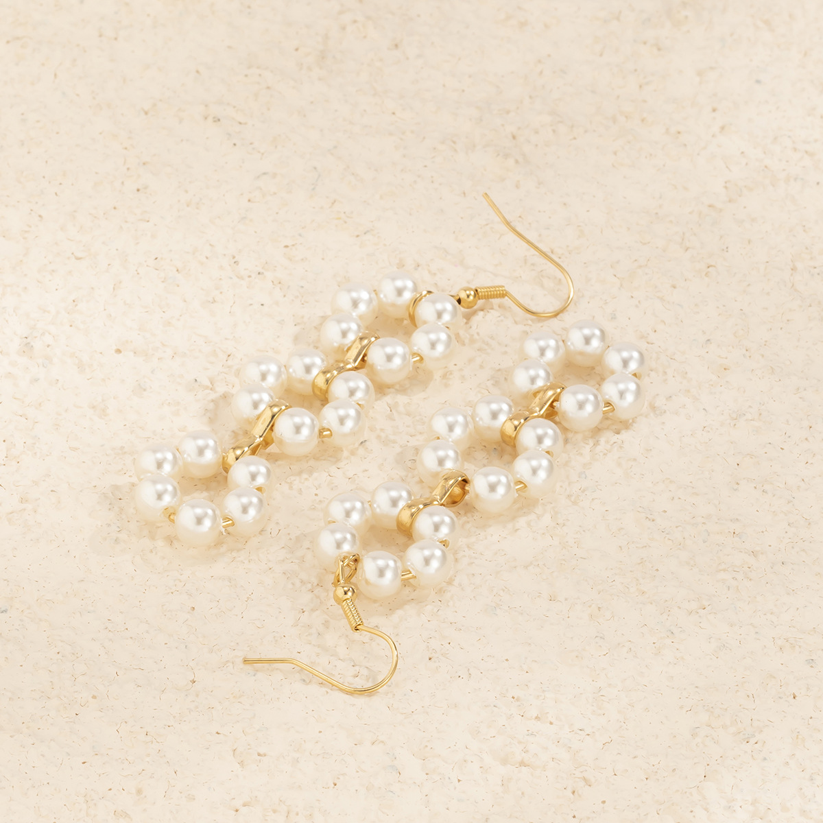 Nihaojewelry Einfache Nachahmung Perlenblume Quaste Lange Ohrringe Großhandel Schmuck display picture 8