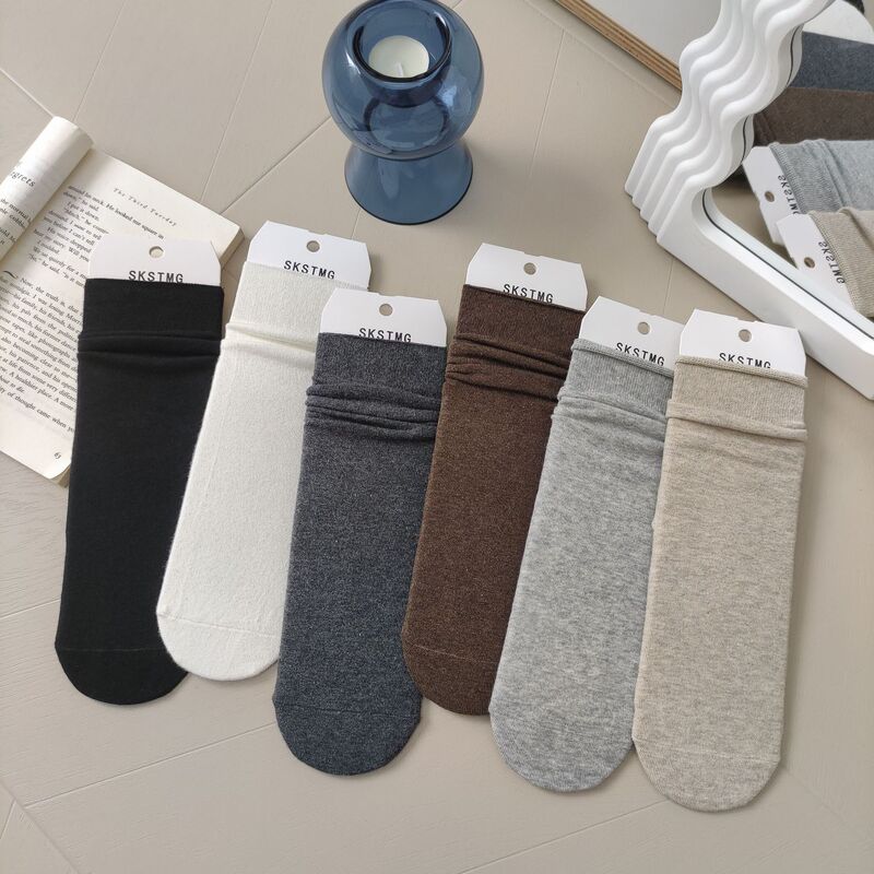 Gray Mid-Calf Socks for Women, Autumn Cotton Korean-Style Solid Color Rolled-Edge Loafers, Black Socks Paired with Small Leather Shoes Gray Mid-Calf Socks for Women, Autumn Cotton Korean-Style Solid Color Rolled-Edge Loafers, Black Socks Paired with Small Leather Shoes