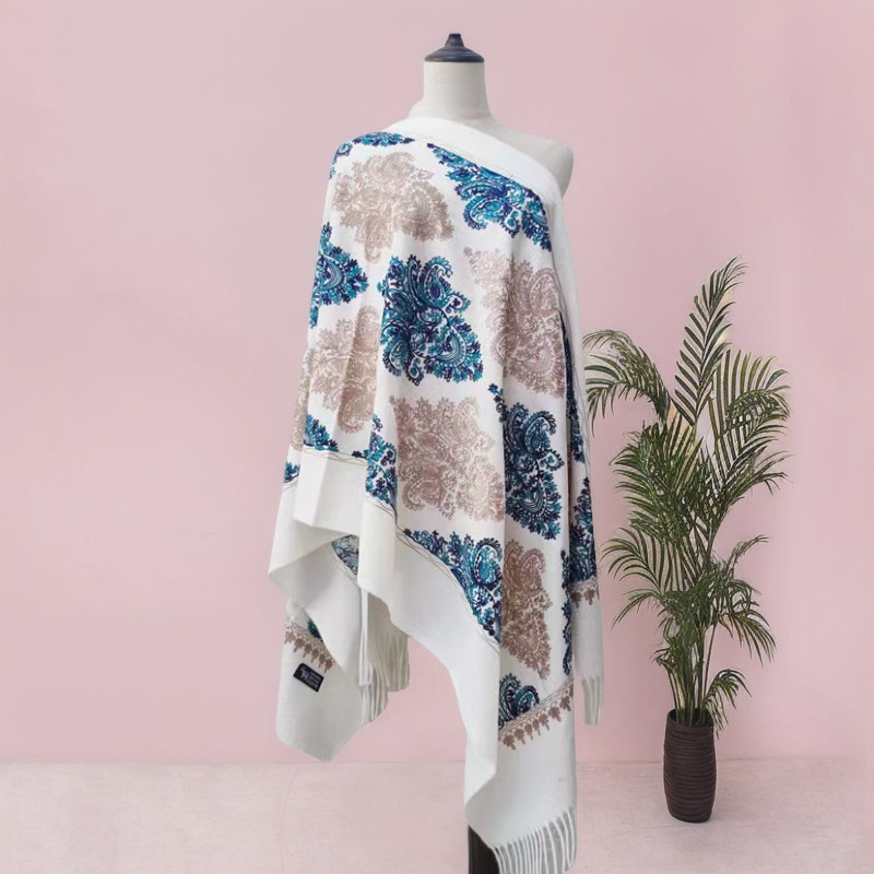 Yunnan otoño y invierno bufandas bordadas de cachemira patrón floral de frisa espesa pañuelo estilo nacional al por mayor