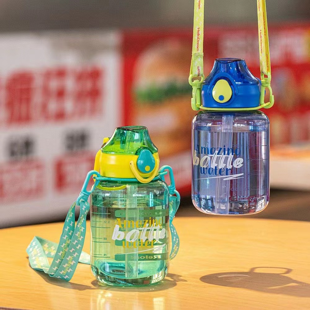 Tianyi-0935 espacio de agua Correa de la taza de agua 700ml taza de plástico caliente portátil paja boca suave taza de agua de plástico