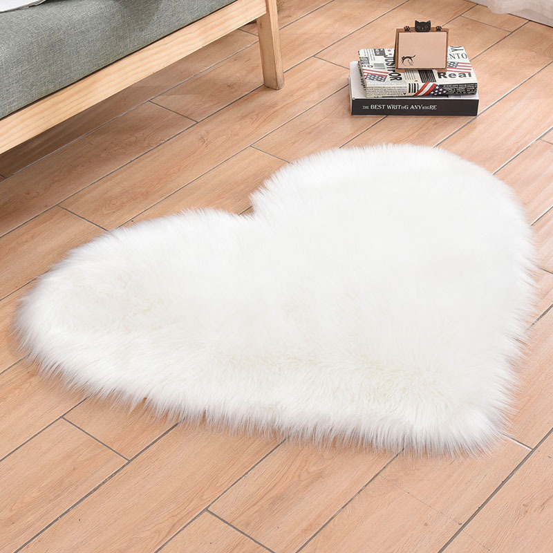 Amazon Thickened Imitation Wool Heart-Shaped Carpet Bedroom Bedside Floor Mat Full Living Room Coffee Table Mat Imitation Wool Carpet