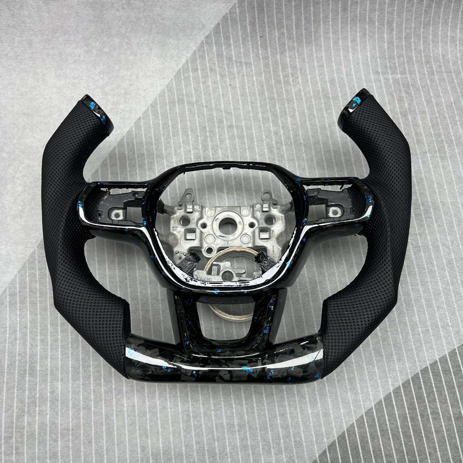 Carbon fiber steering wheel modification customization is suitable for Honda 11th generation Civic car interior steering wheel processing