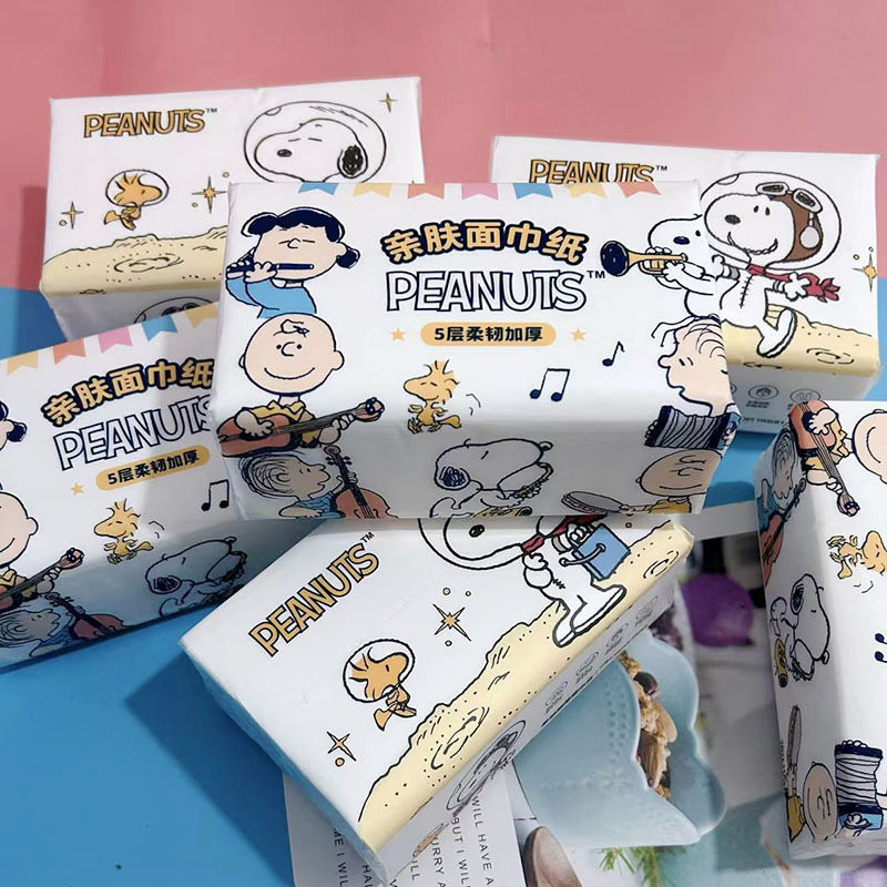 White Snoopy Paper Household Large Pack of Wet Tissue Wet Toilet Paper Napkin Toilet Paper Toilet Paper Toilet Paper Towel