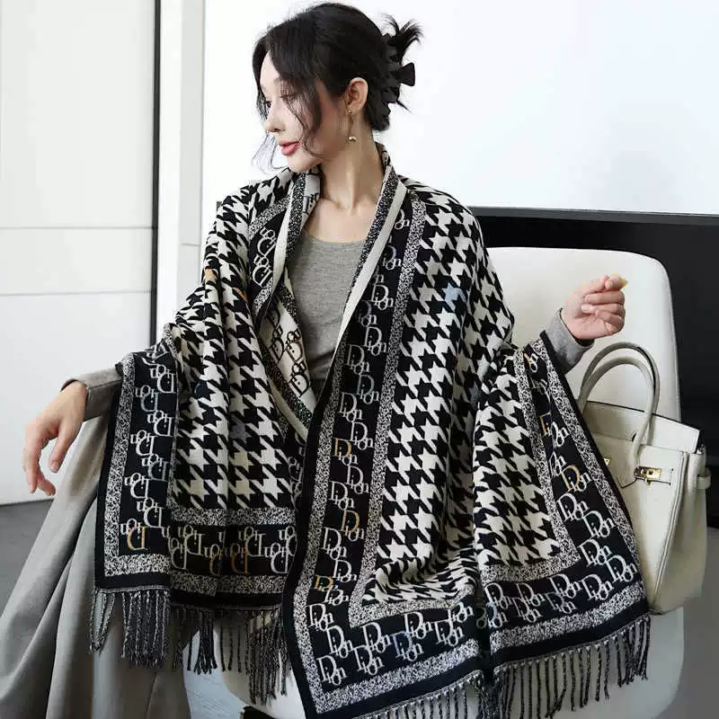 Demi-season warm scarf with letters, cloak with tassels made of faux fur, Korean style