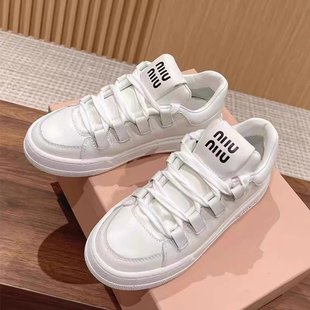 Women's Shoes Cannot Be Bought Randomly. This Is Popular Now. It Is Fashionable, Versatile and Comfortable. White, Black and Other Adult Men