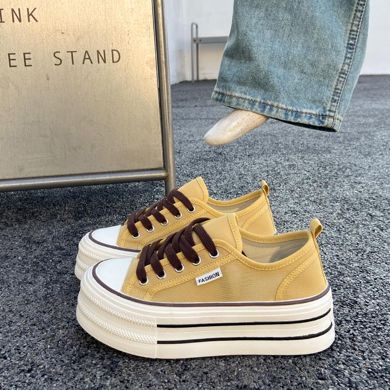 Nuevos zapatos de tablero transpirables para mujeres con suelas gruesas y zapatos de lona de aumento de altura zapatos deportivos y casuales