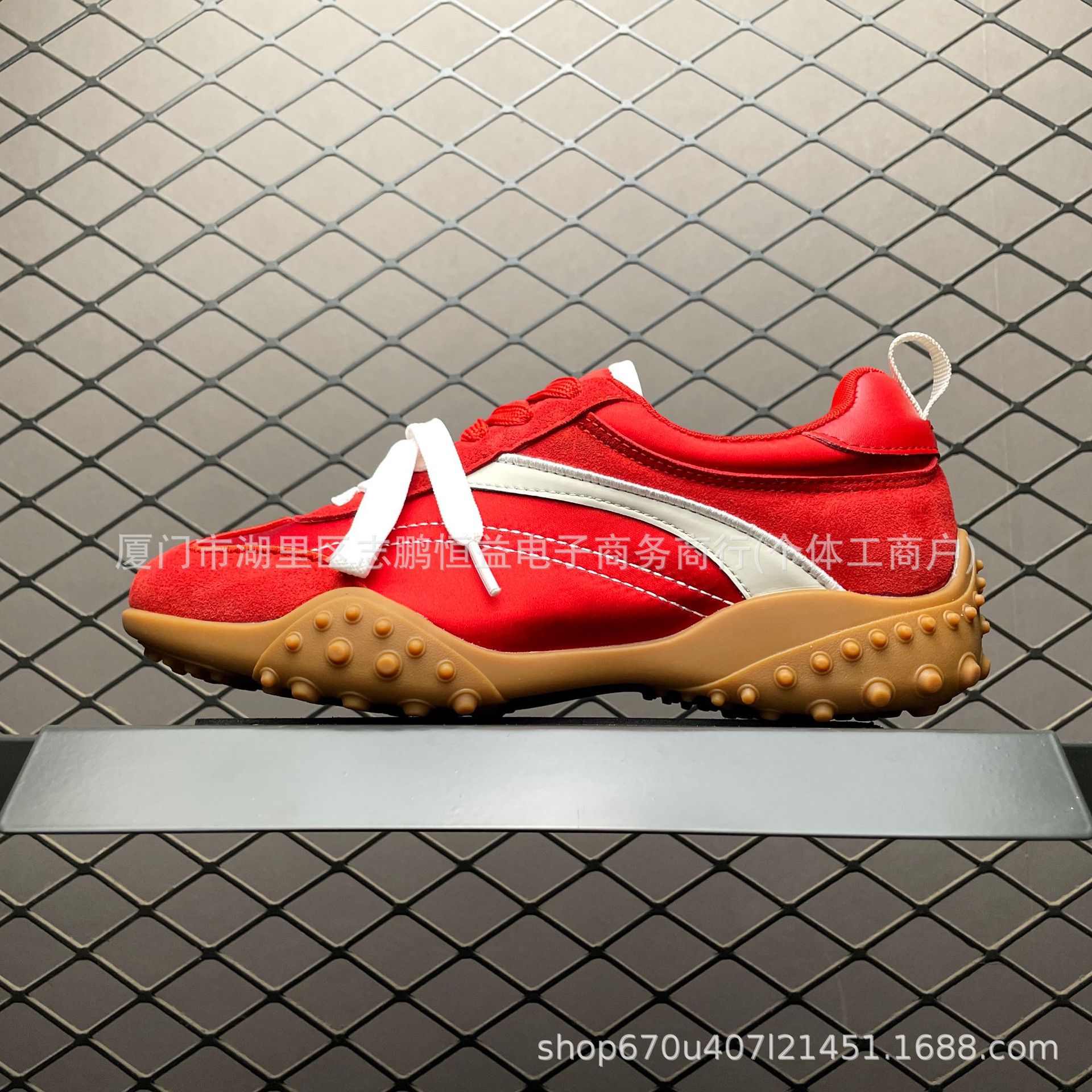 New Women's Shoes for Spring and Summer, Fashionable with Internal Height-Increasing Latex Insoles, Solid Color Versatile New Fashion Non-Slip Running Shoes