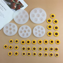 DIYひまわりの太陽の花は砂糖のケーキをひっくり返してシリカゲルの鋳型の手作りの石膏のろうそくの装飾の食品級の鋳型を焼きます。
