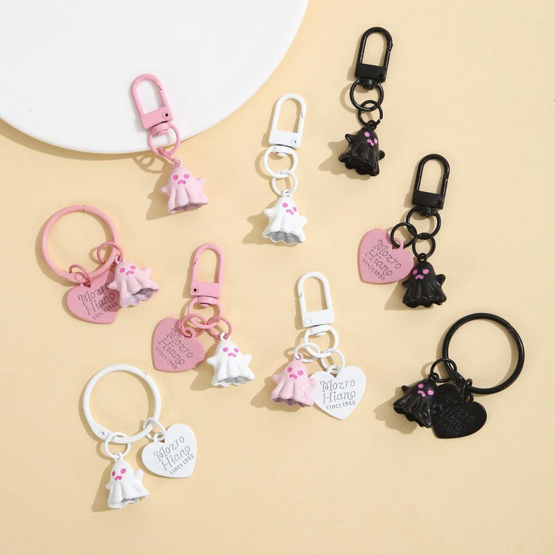 Cute, sweet, cool, and unique little ghost heart pendant door buckle clip DIY beaded keychain bag decoration