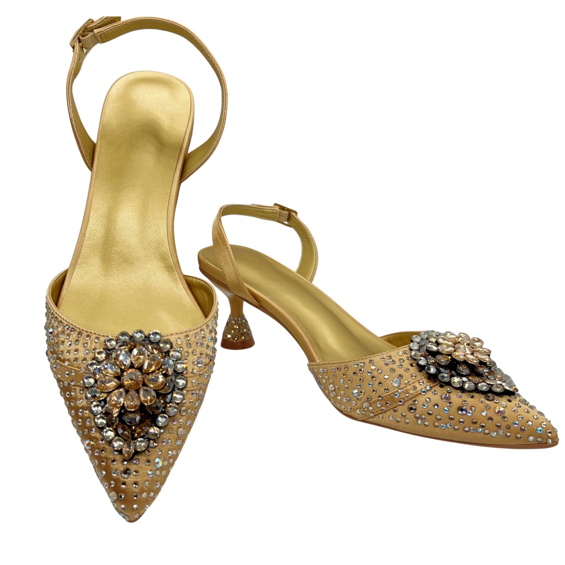 Selección estricta de zapatos de estilo italiano nuevos tacones delgados sandalias de bodas banquete de diamante puntuales zapatos de mujer