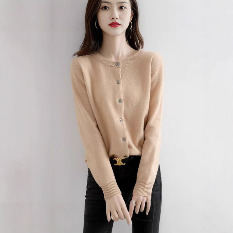 2025 Spring and Autumn New Round Neck Knitted Cardigan Women's Loose Slim Sweater Fashion Easiest for Match Short Top Women's Tops