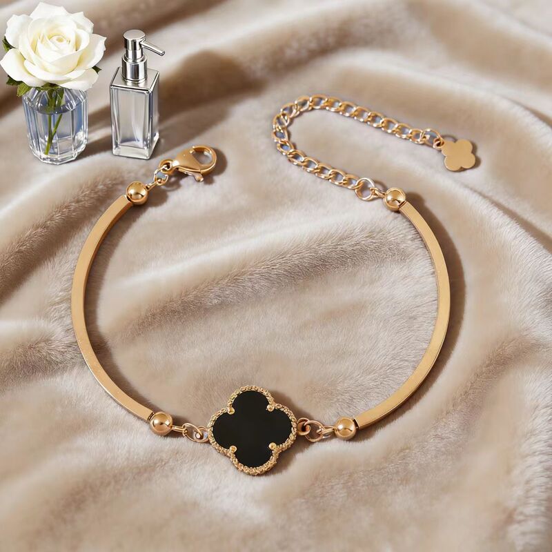 Cross-Border Double-Sided Four-Leaf Clover Bracelet for Women, Light Luxury and High-End Feel, Non-Fading, Adjustable Titanium Steel Bracelet Jewelry Wholesale Cross-Border Double-Sided Four-Leaf Clover Bracelet for Women, Light Luxury and High-End Feel, Non-Fading, Adjustable Titanium Steel Bracelet Jewelry Wholesale