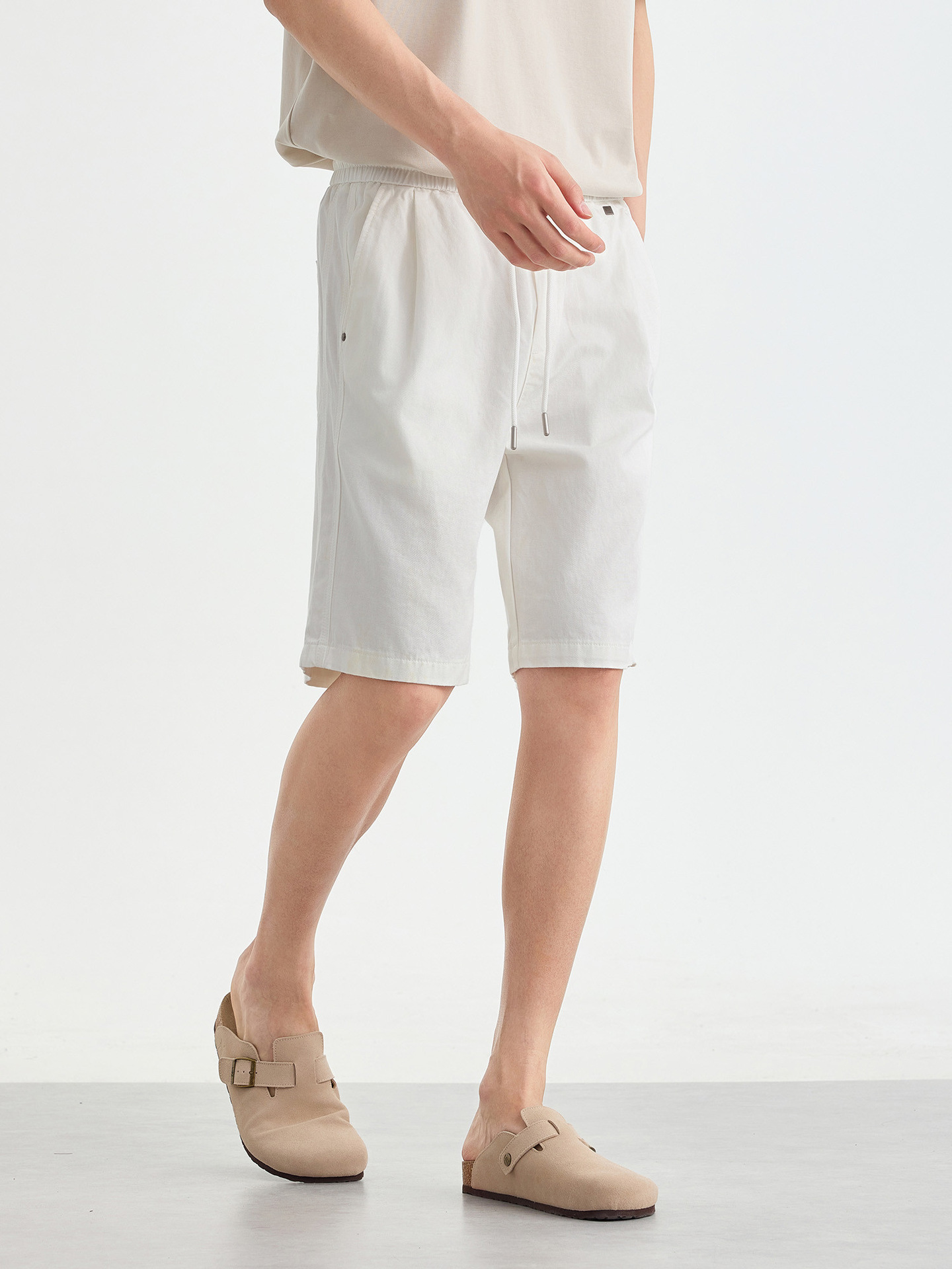 Quần short nam ống đứng dáng thẳng chất liệu cotton pha Lycra phong cách công sở — đen