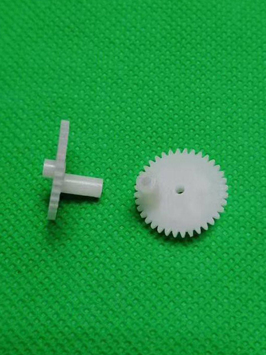 0.5模数塑胶偏心齿轮36齿2mm孔紧配 带偏心杆 钉齿玩具
