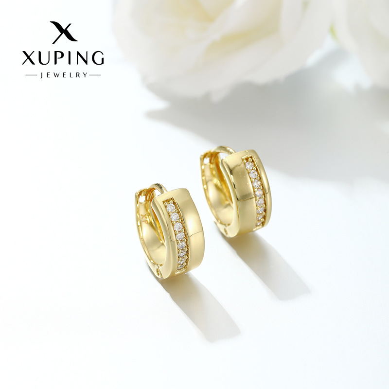 Joyas Xuping Europa y los Estados Unidos de moda transfronteriza aleación de cobre simple chapado 14k aretes de nicho temperamento aretes al por mayor mujeres