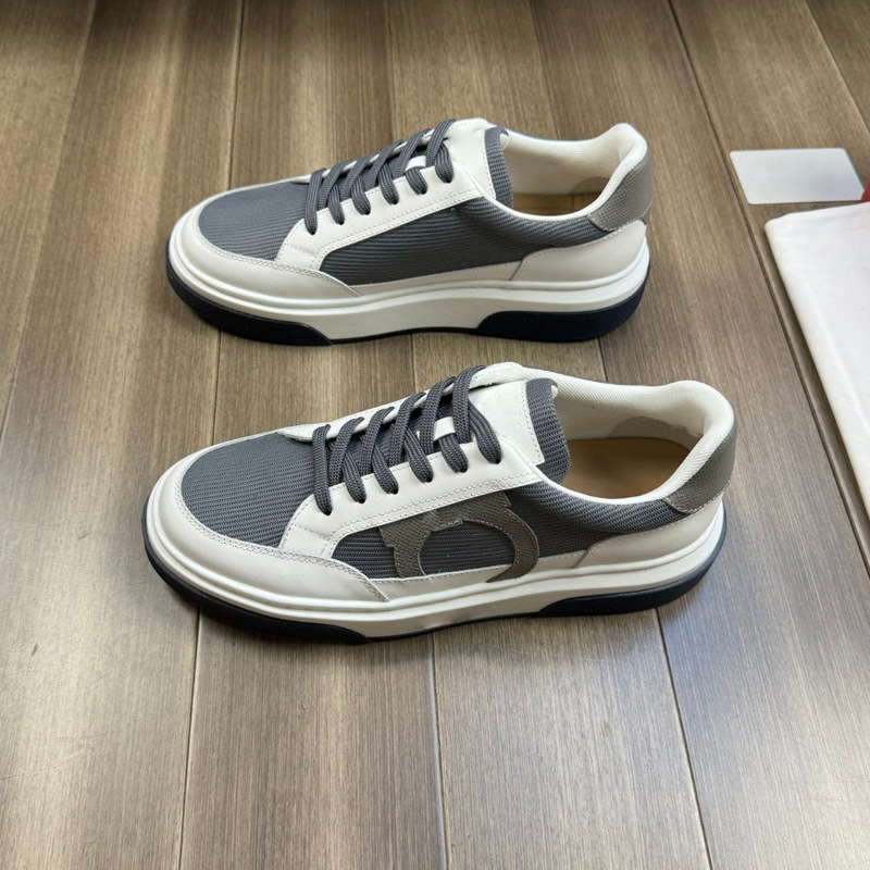 Estación europea 24 zapatos blancos casuales a juego de color de cuero de primavera, zapatos deportivos transpirables de moda coreana, zapatillas de deporte británicas