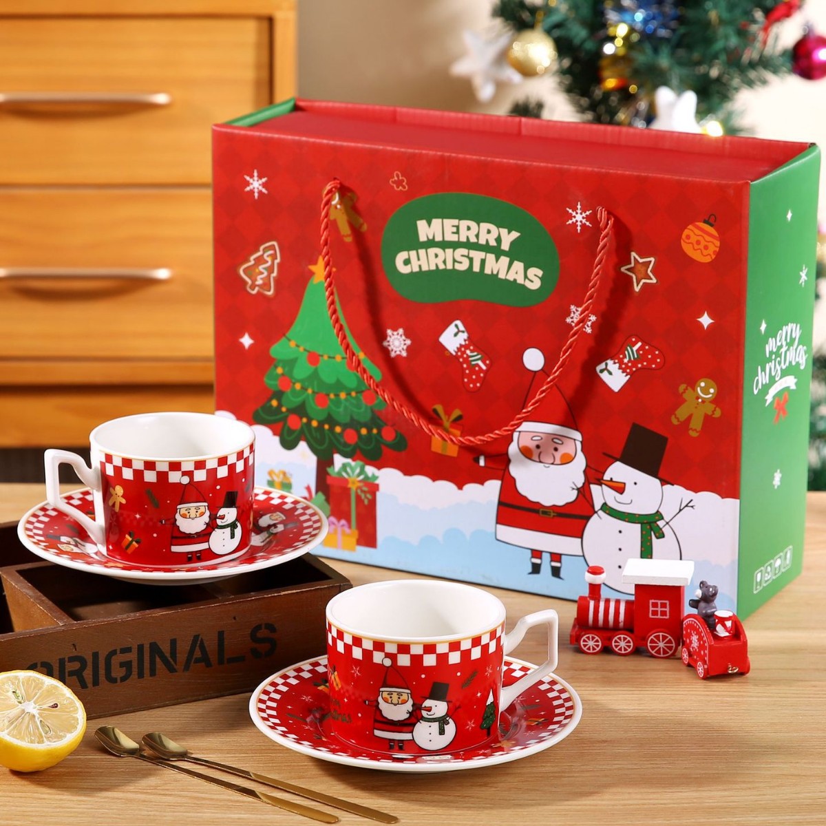 Taza de Navidad creativa Caja de regalo Taza y platillo Combinación de dos tazas y dos platillos Taza de café Vajilla de cerámica transfronteriza Taza Regalo