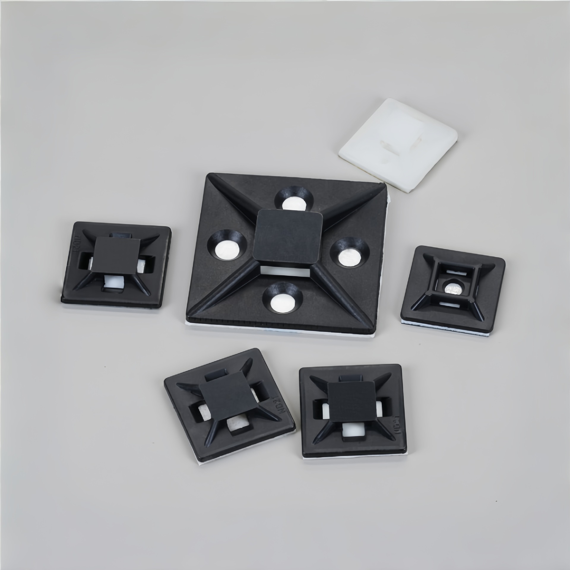 ND系列3M粘式扎带固定座 尼龙背胶定位片 塑料阻燃自粘式扎带扣