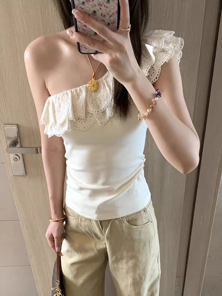 Jianmanni French-Style Lace Ruffle Asymmetrical Neckline Off-Shoulder T-Shirt for Women, Pure and Sexy, Slim Fit, Versatile Top for Summer