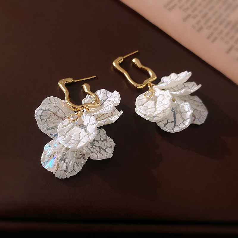 Aguja de plata pendientes de perlas de agua dulce verdadero oro galvanoplastia moda todo partido nicho de lujo de alta calidad pendientes de fábrica al por mayor