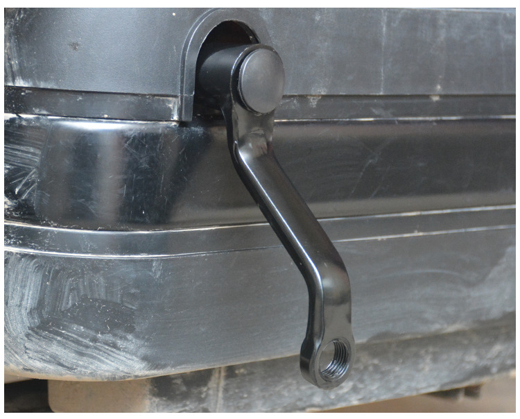 Electric car left and right crank turn new national standard battery car pedal turn center shaft pedal connecting foot rod universal accessories
