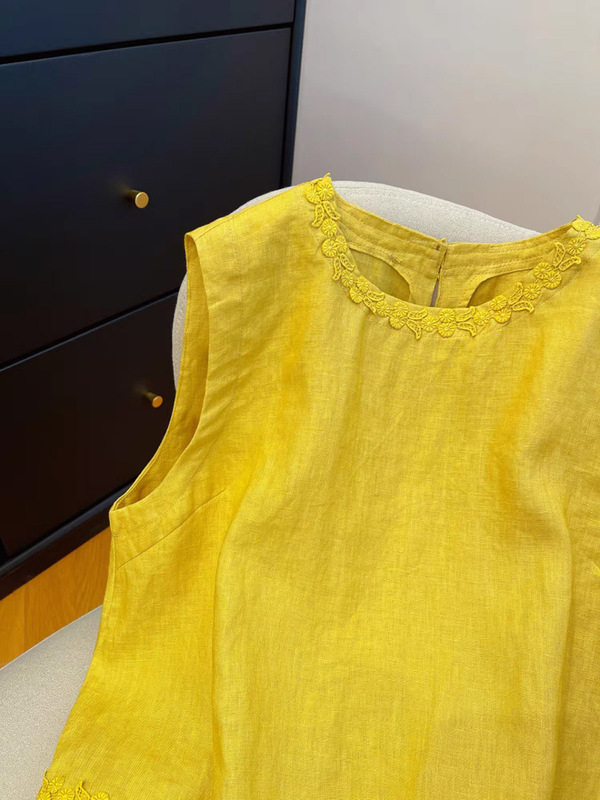 黄色のレース刺繍リネンノースリーブベスト女性のための 2025 夏ルーズラウンドネック気質コットンとリネンの女性のトップ|undefined
