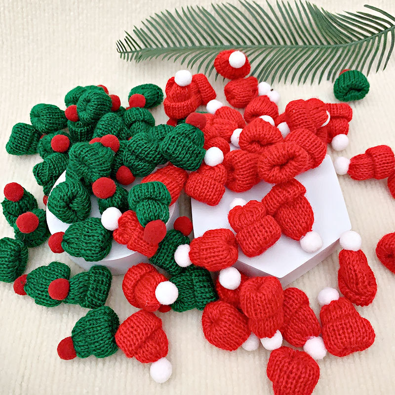 Mini Christmas Color Small Hat Knitted Finger Hat Cute Creative Pendant Christmas Gift DIY Decorative Scarf
