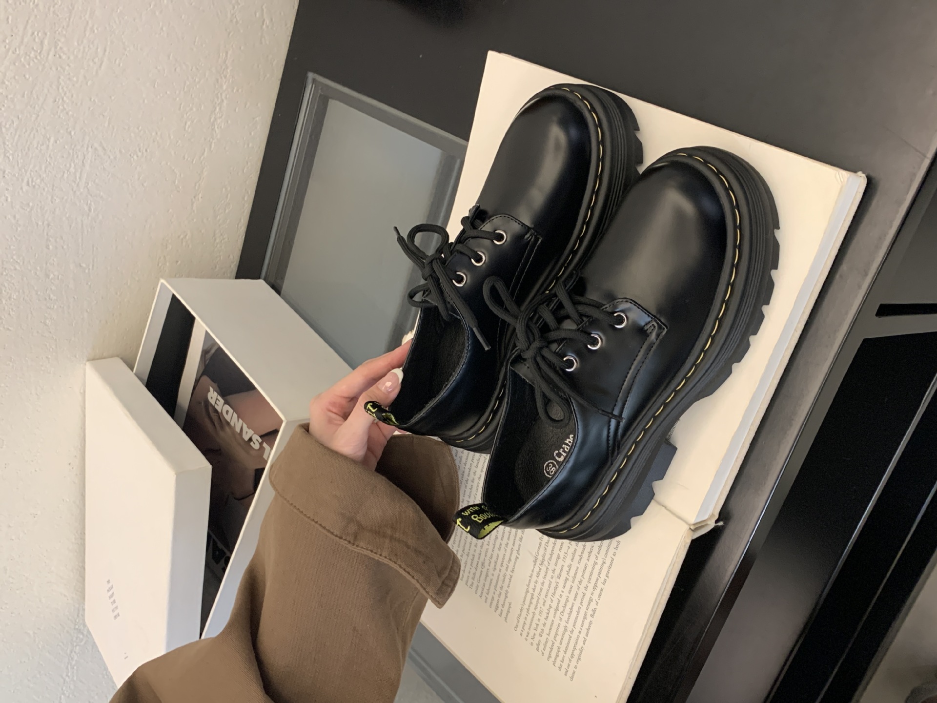 Grape Mom Otoño Nuevo estilo estilo británico con cordones para aumentar los zapatos Lofu de plataforma de tacón grueso Zapatos de cuero pequeños de punta redonda Otoño femenino