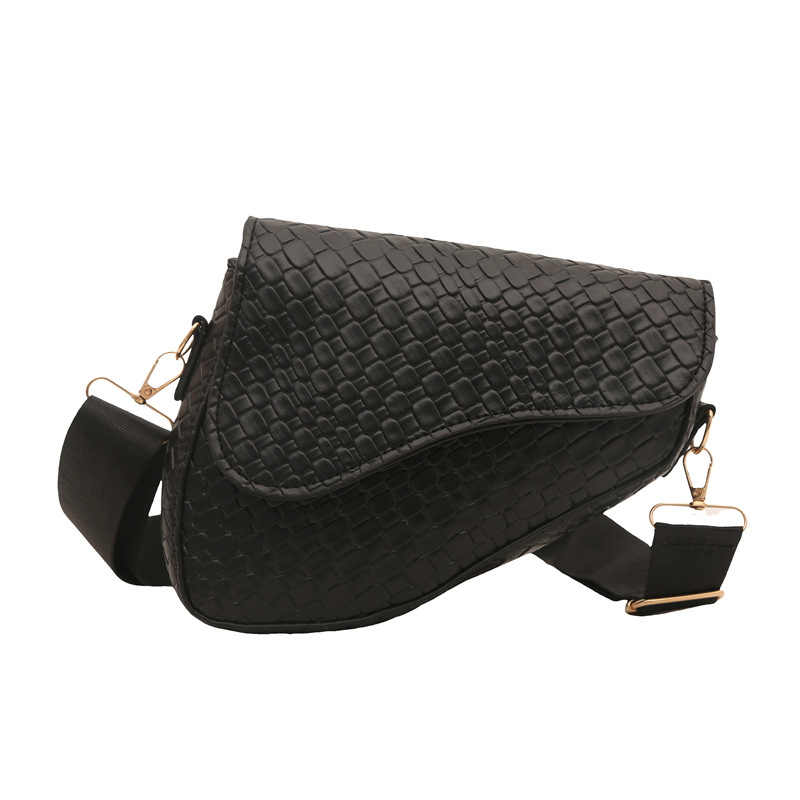 2025 primavera y verano trenzado bolsa de moda silla de montar este año bolsos populares bolsos simples y elegantes bolsos de hombro