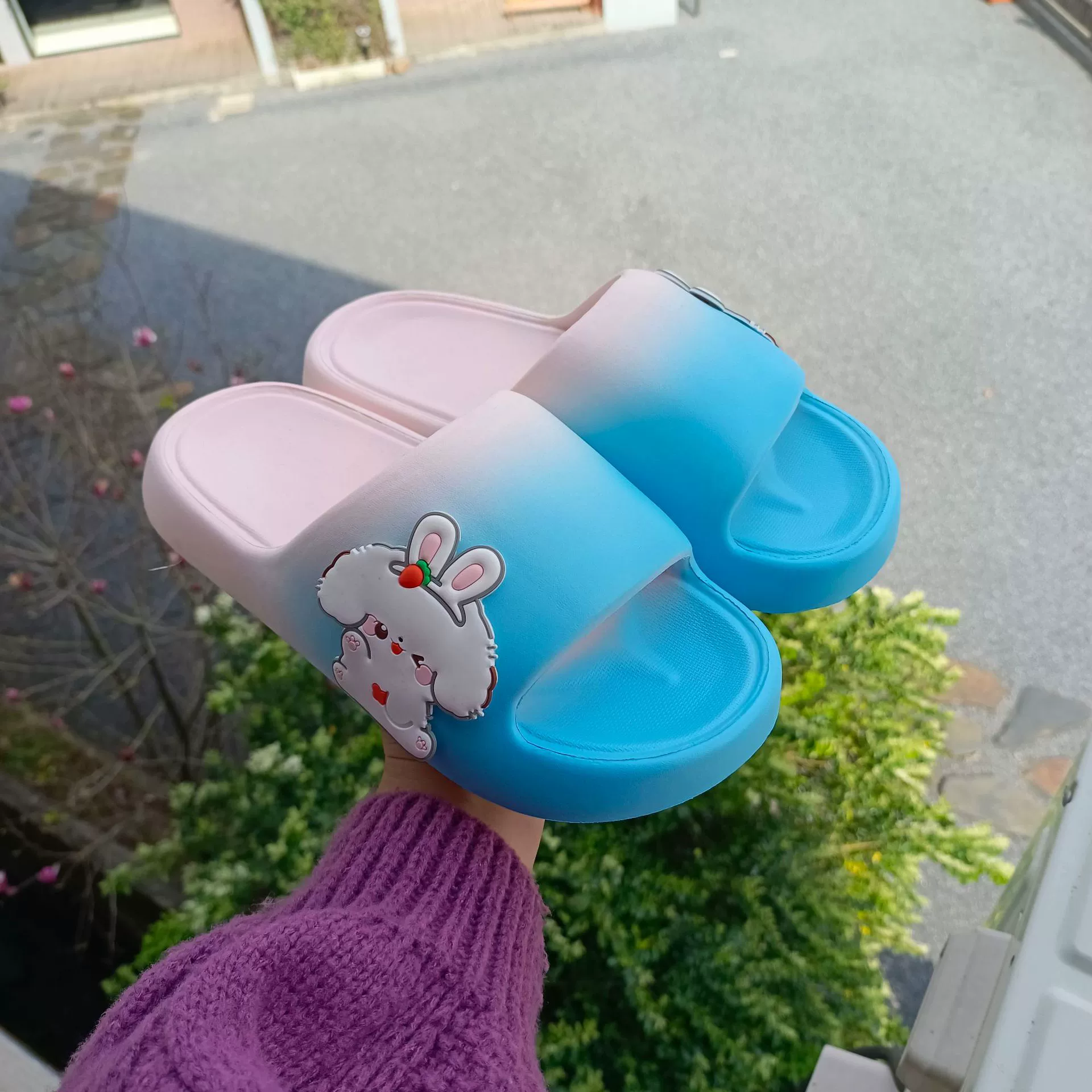 Летние домашние тапочки с логотипом, женские нескользящие, не вонючие сандалии для ног, верхняя одежда, универсальная обувь на мягкой подошве