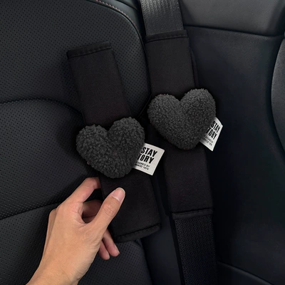 cover car creative cute — Sürətlər qutusu və əl tormozu başlıqları - linen-black-shoulder-pads-plush-black-love-hearts-two