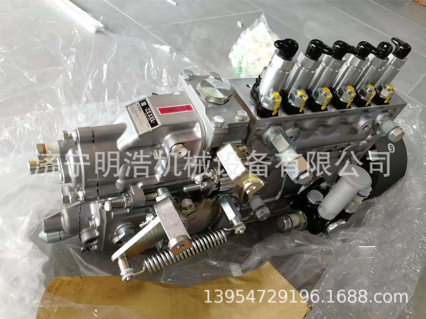 三一SY335原装五十铃油泵6HK1 (2)