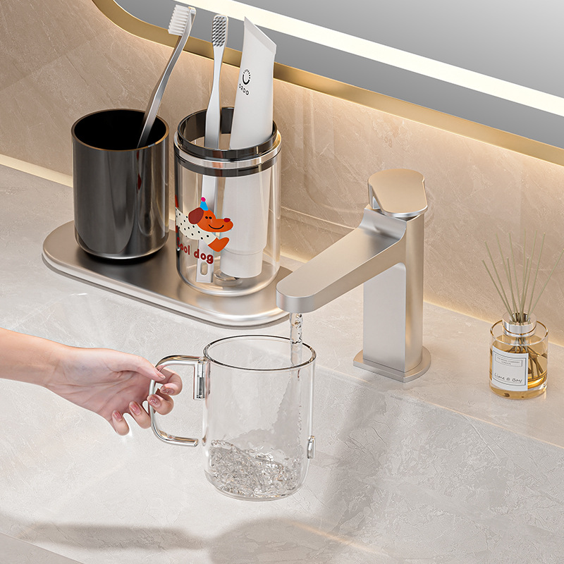 Ylellinen läpinäkyvä matkasetti hammasharjanpidike mukilla_voghion.com