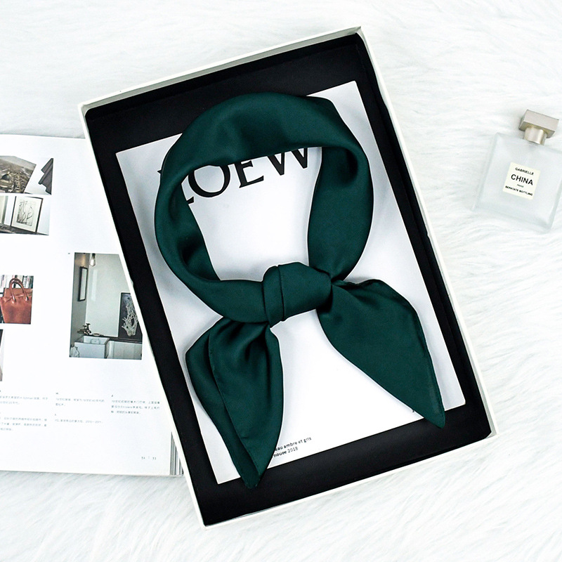 Comercio exterior primavera y otoño bufandas de seda delgadas de color sólido simple 70 bufandas de seda cuadrada de moda para viajes versátiles bufandas de mujer sensación de alto nivel