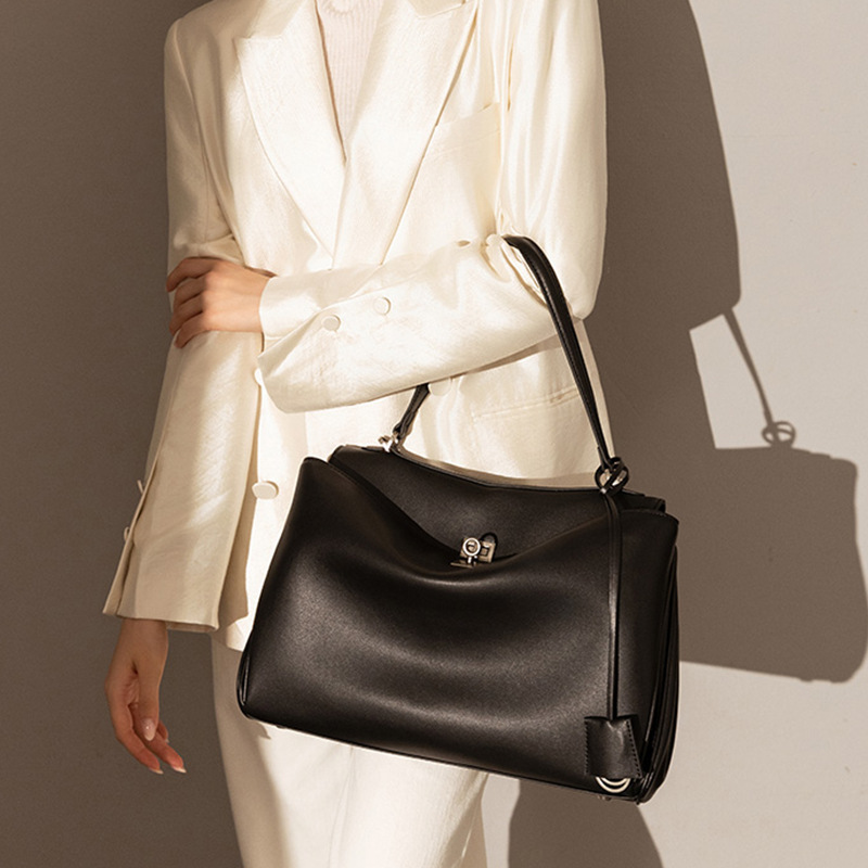 블랙 스몰 실버 버클