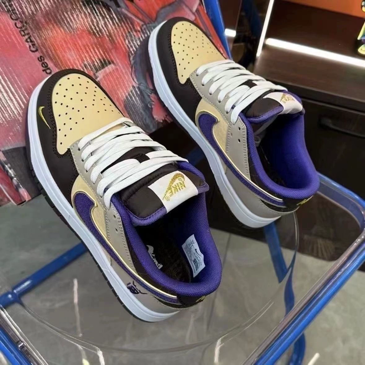 Кроссовки Air Jordan коричневые низкие, стильные шнурки для отдыха