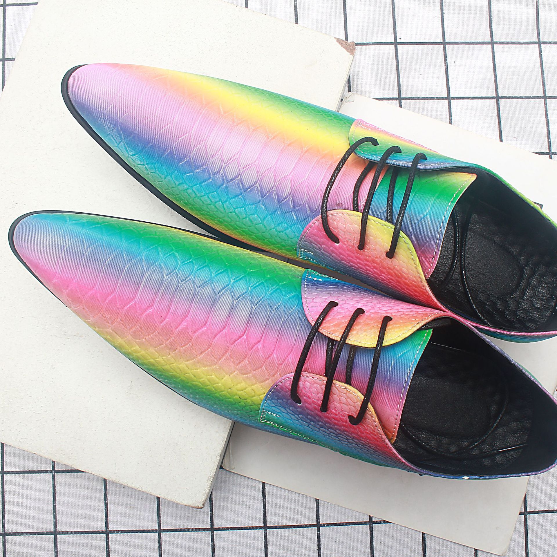 2025�＾Ӣ�׼�Լʱ�аٴ�������Ь�ʺ�ɫϵ��Ь1364