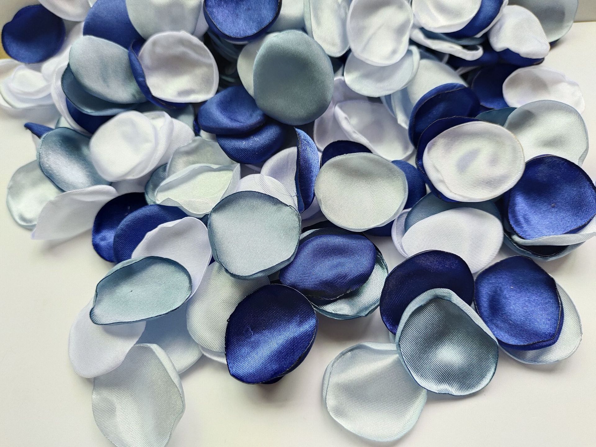 Organza de seda artificial pétalos de rosa boda luminosa crema dispersos pétalos decoración del partido DIY regalo