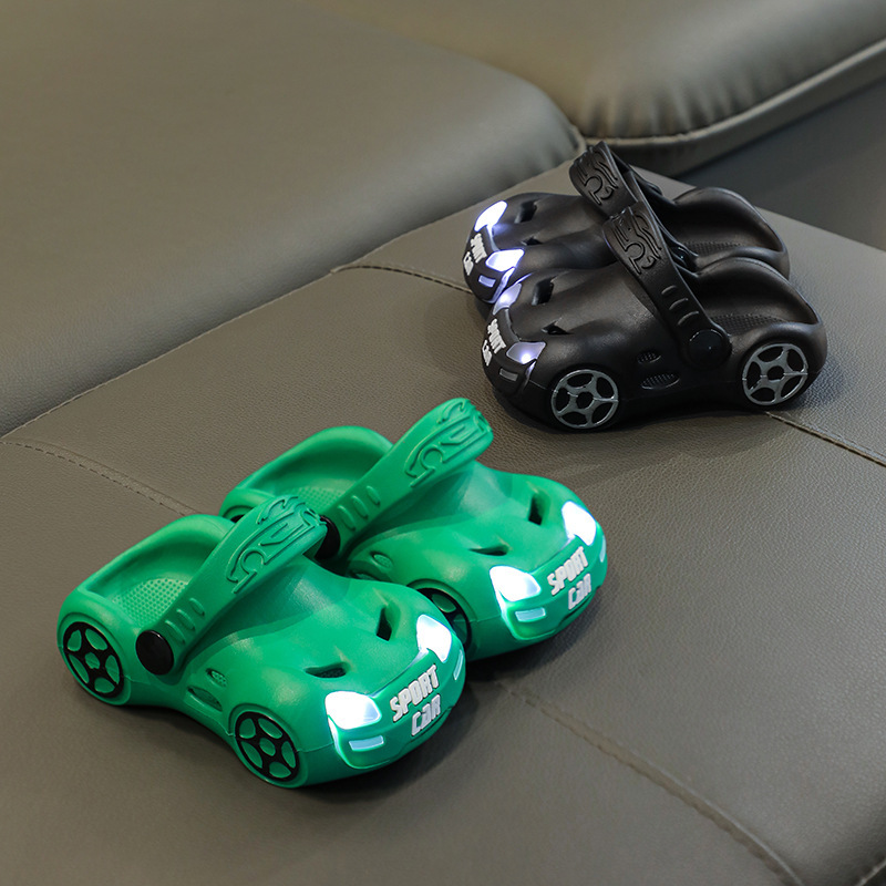 Children's Luminous Car-Shaped Slippers for Summer, Boys and Girls Cartoon Closed-Toe Sandals, Non-Slip Soft Sole, Wear-Resistant and Matte