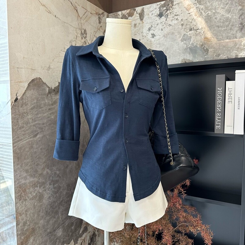 Fashionable White Polo Collar Irregular Short Shirt for Women, Stylish and Versatile, Slim Fit, Slimming, Three-Quarter Sleeve Top Fashionable White Polo Collar Irregular Short Shirt for Women, Stylish and Versatile, Slim Fit, Slimming, Three-Quarter Sleeve Top