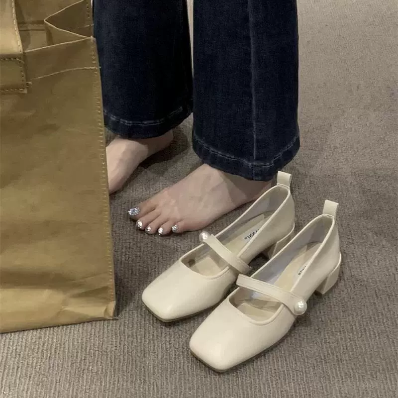 Квадратные туфли Mary Jen 2025 новые легкие каблуки с французским мягким подошвом для повышения темперамента