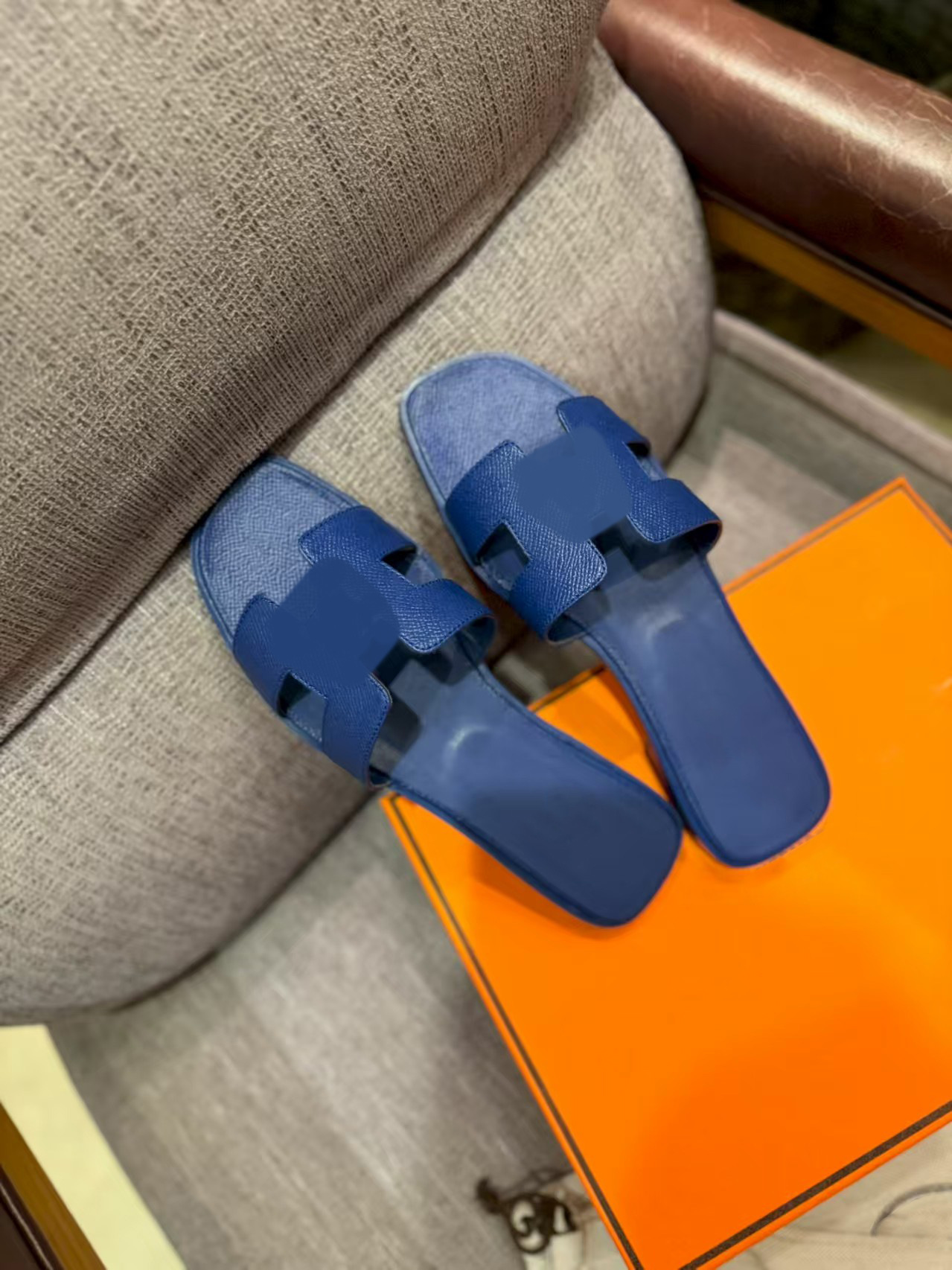 鼎羊皮の新型真皮平底ネット赤同タイプのスリッパ女性夏外着一字引きビーチカジュアル太さと涼しさ引き